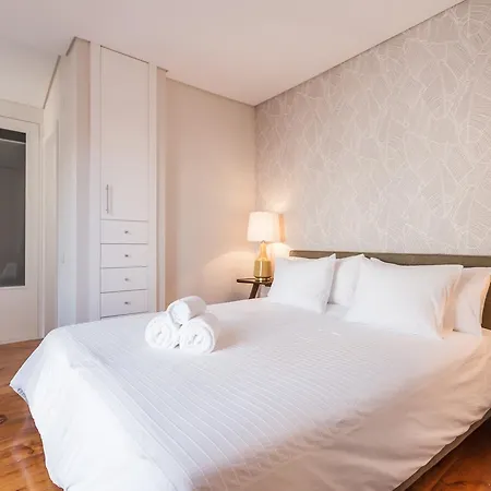 Bairrus - Principe Real/brick Apartment Lisbon